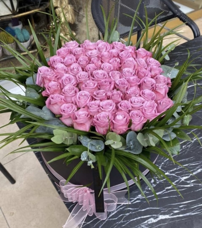 Kutuda Zarif Pembe Güller